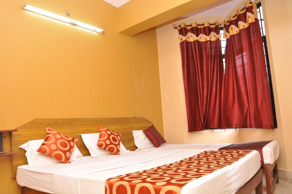 Shiva Guru Comforts Mysore Exterior photo